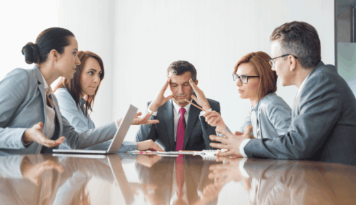 What distinguishes Trust from Distrust?: The Power of Pauses in Communication